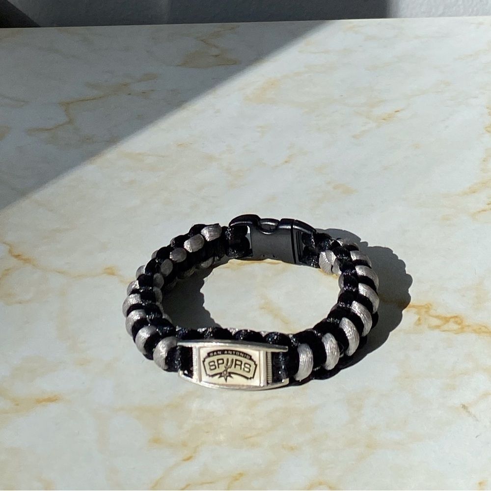 NEW San Antonio Spurs youth Paracord Bracelet